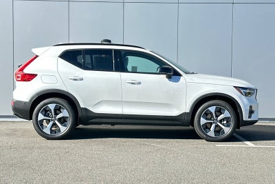 2026 Volvo XC40 B5 Plus