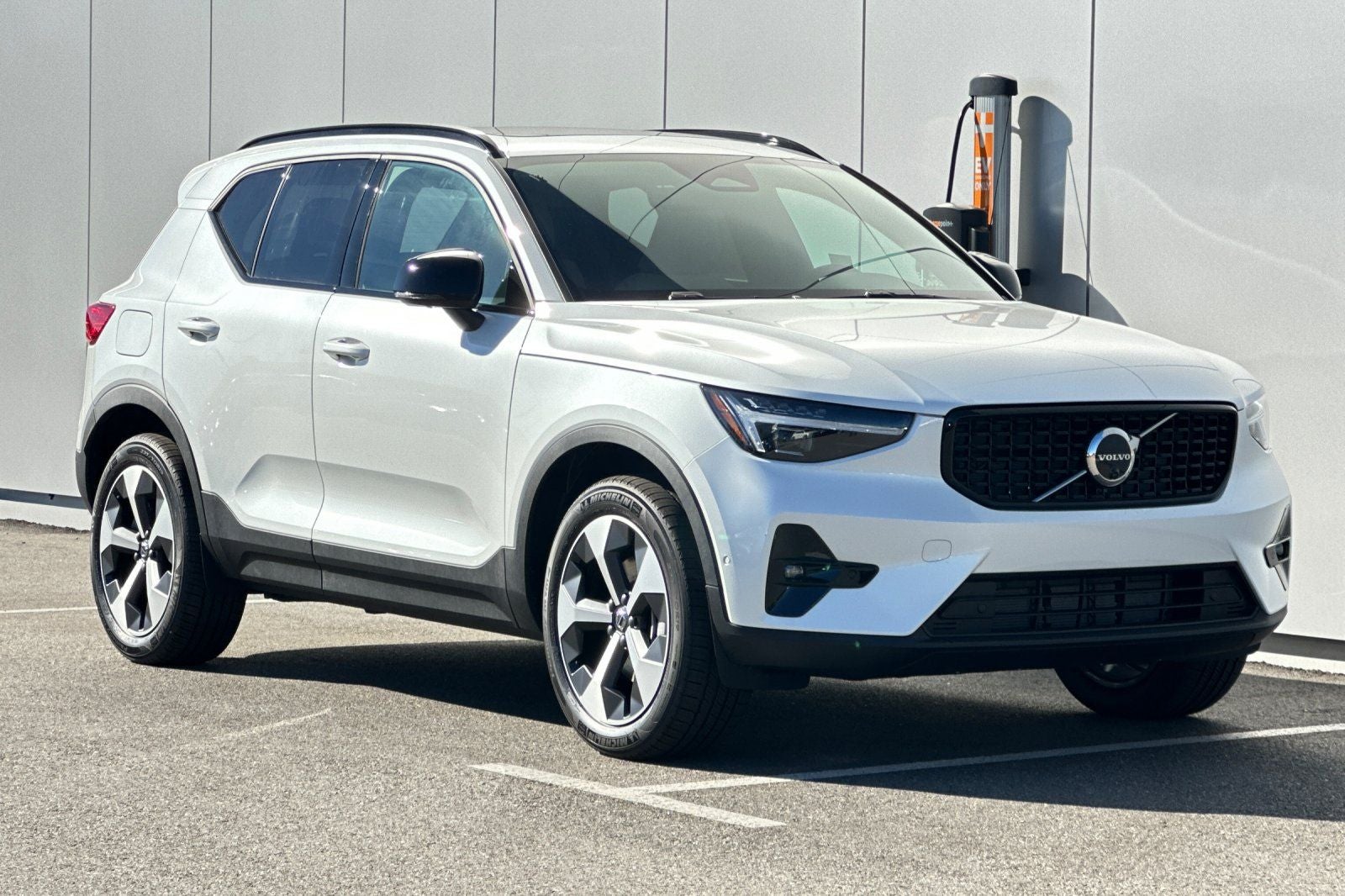 2026 Volvo XC40 B5 Plus