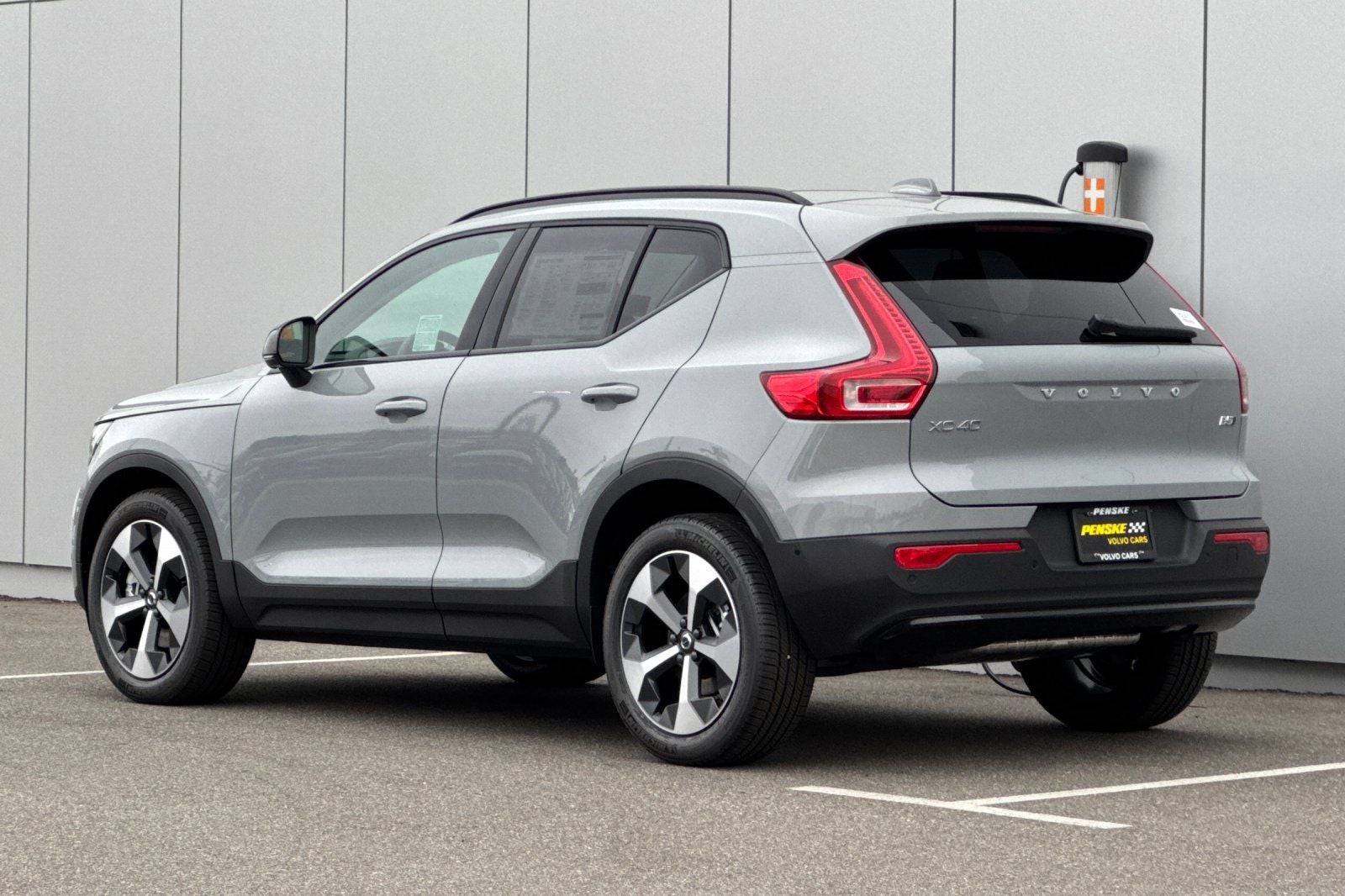 2026 Volvo XC40 B5 Plus