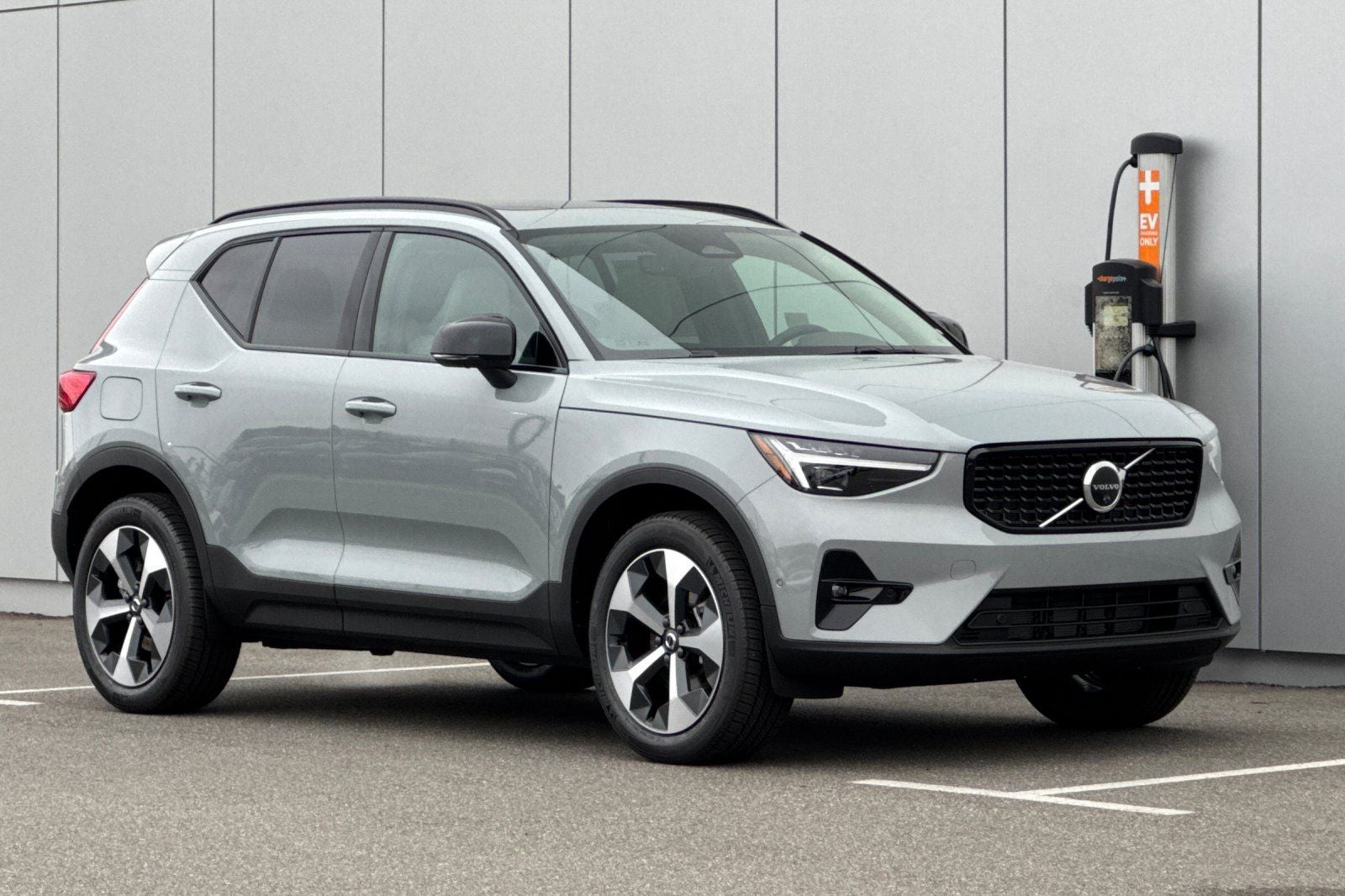 2026 Volvo XC40 B5 Plus