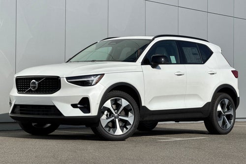 2026 Volvo XC40 B5 Plus