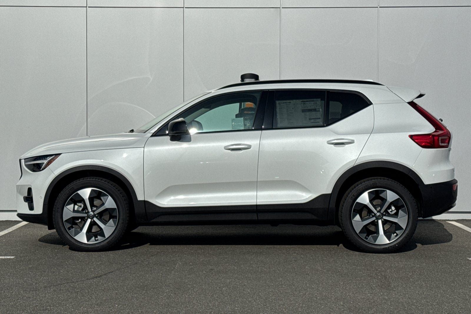 2026 Volvo XC40 B5 Plus