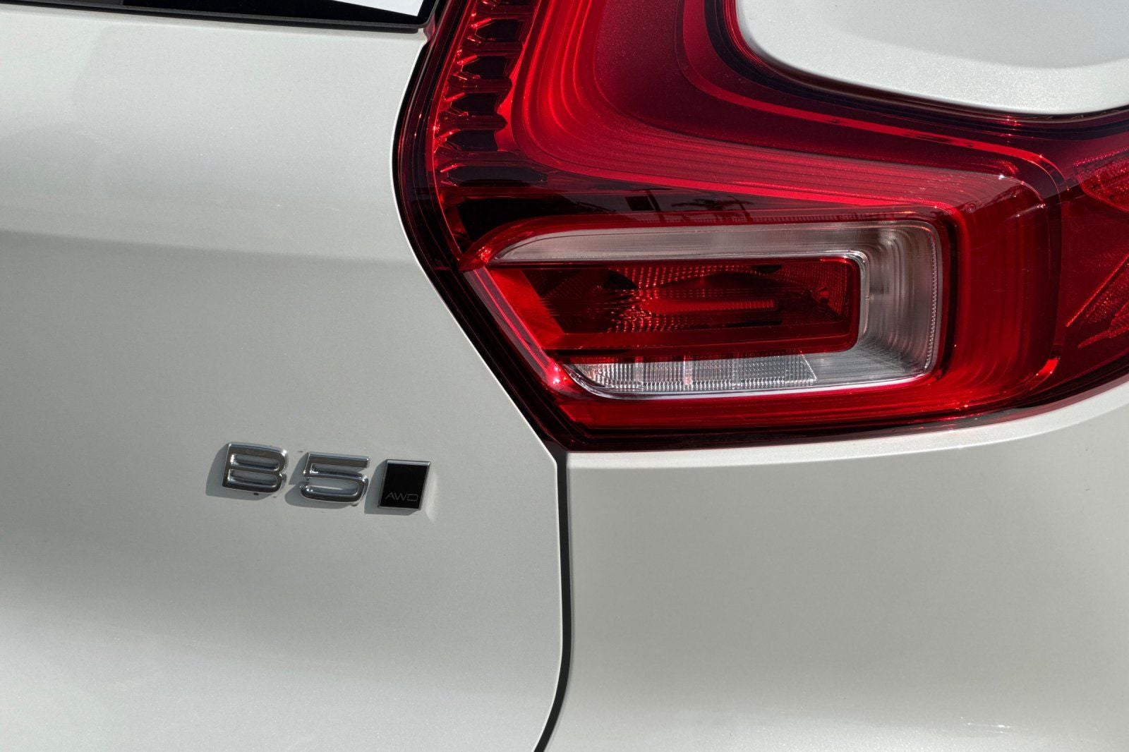 2026 Volvo XC40 B5 Plus