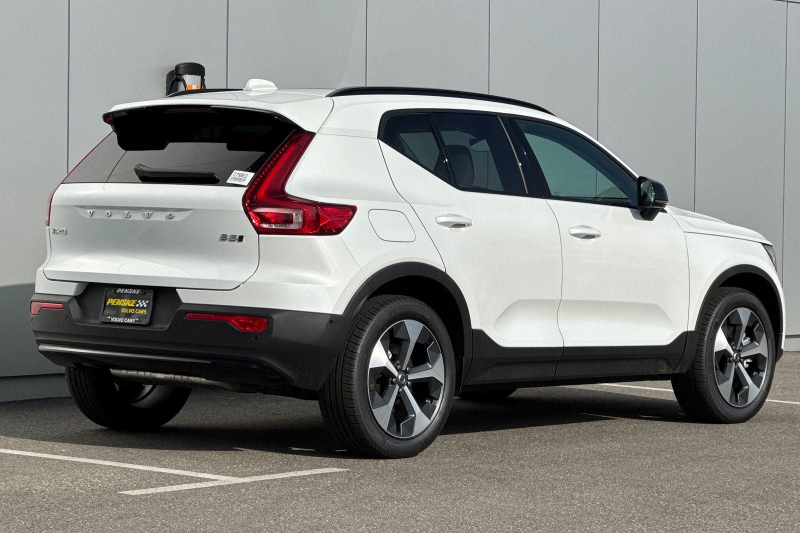 2026 Volvo XC40 B5 Plus