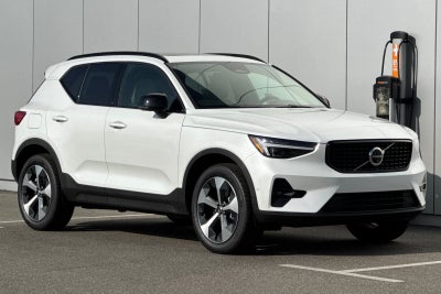 2026 Volvo XC40 B5 Plus