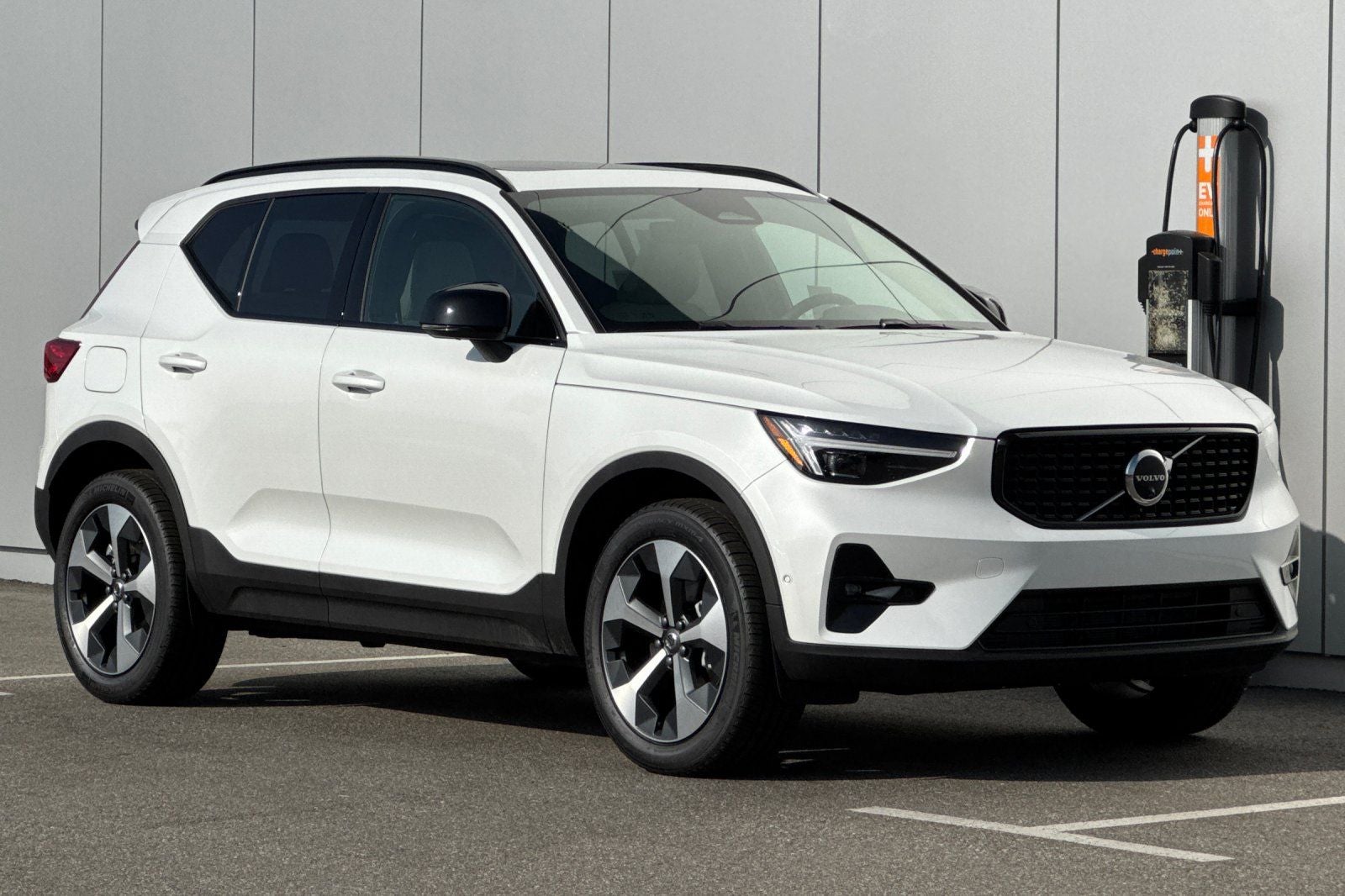 2026 Volvo XC40 B5 Plus