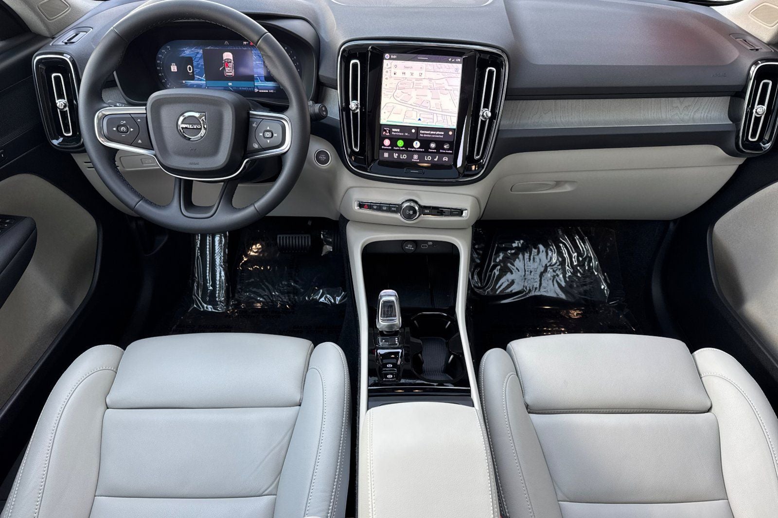 2026 Volvo XC40 B5 Plus