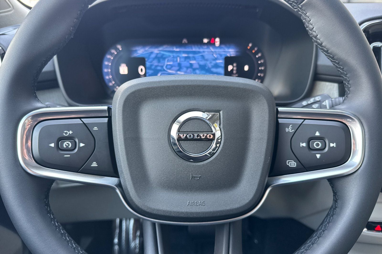 2026 Volvo XC40 B5 Plus