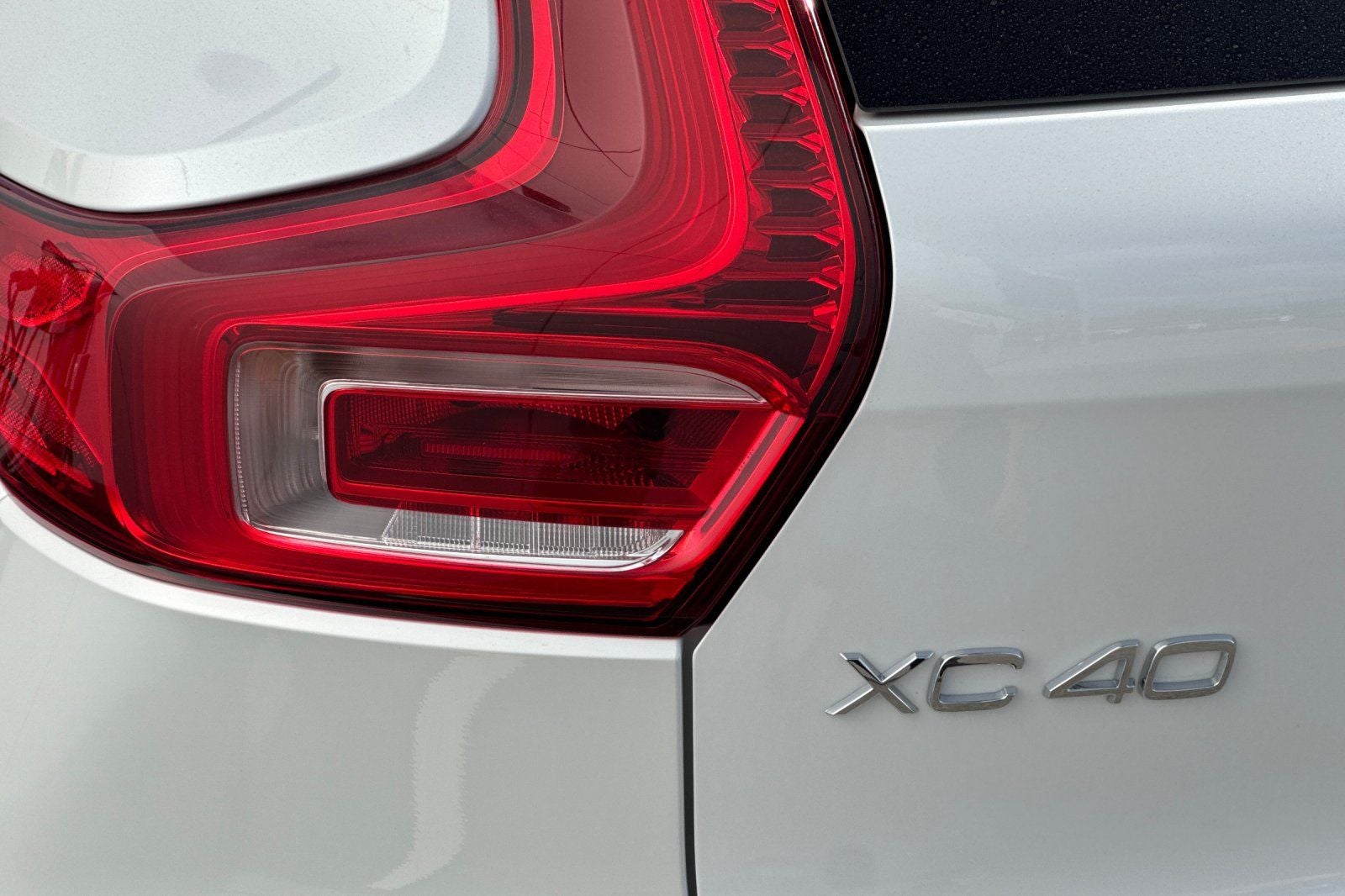 2026 Volvo XC40 B5 Plus