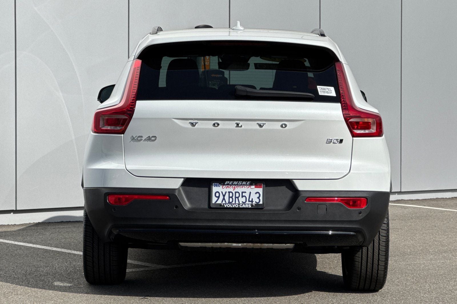 2026 Volvo XC40 B5 Plus