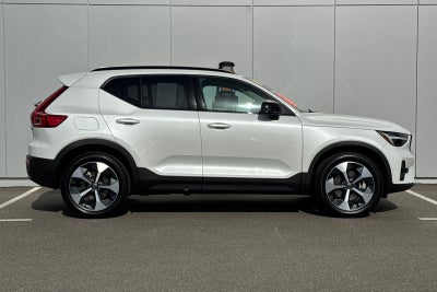 2026 Volvo XC40 B5 Plus
