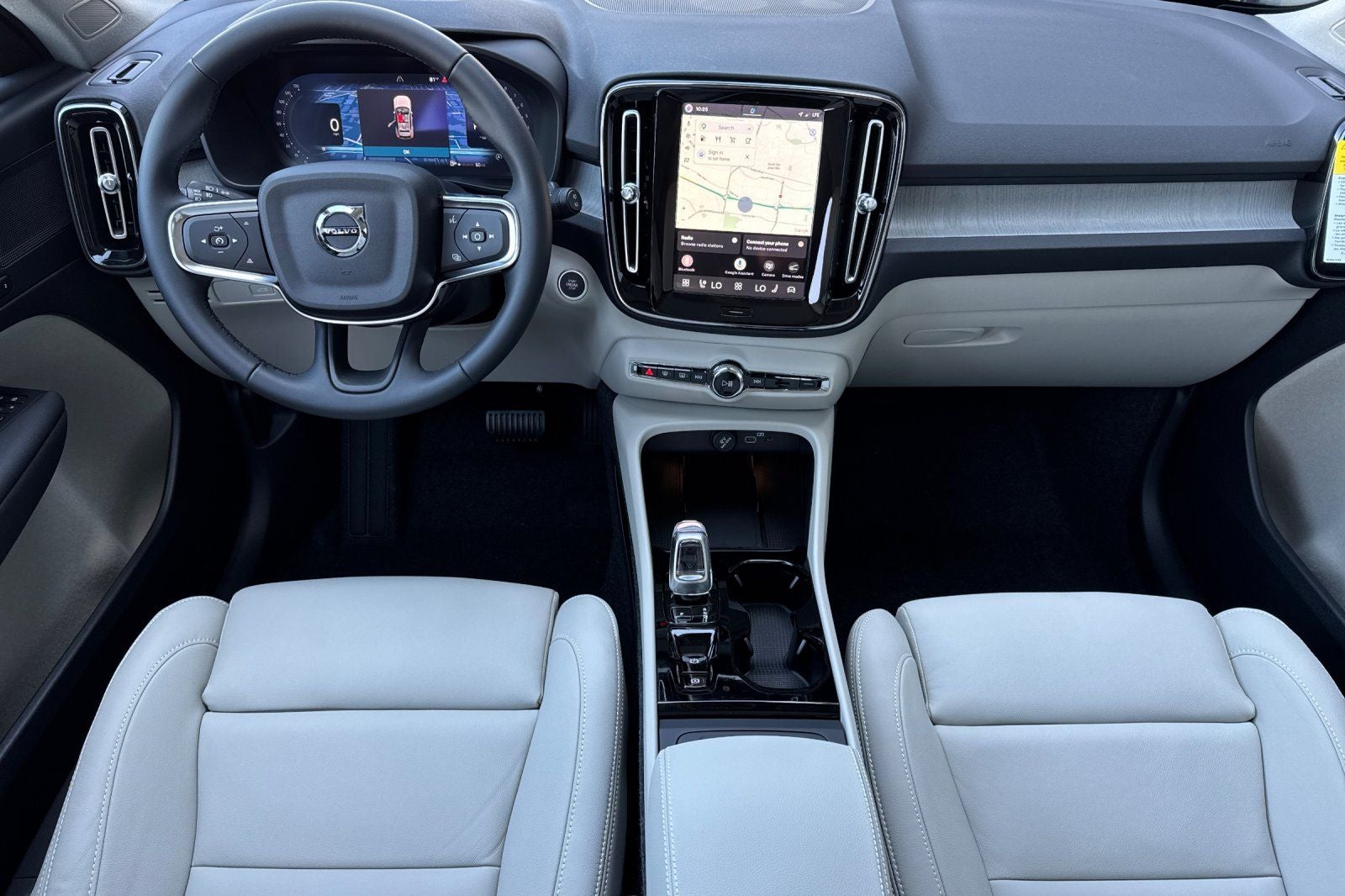 2026 Volvo XC40 B5 Plus