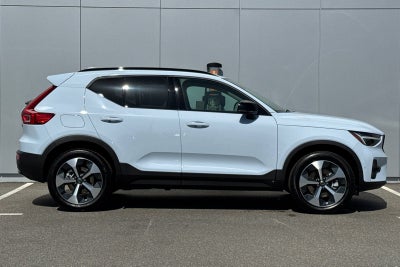 2026 Volvo XC40 B5 Plus