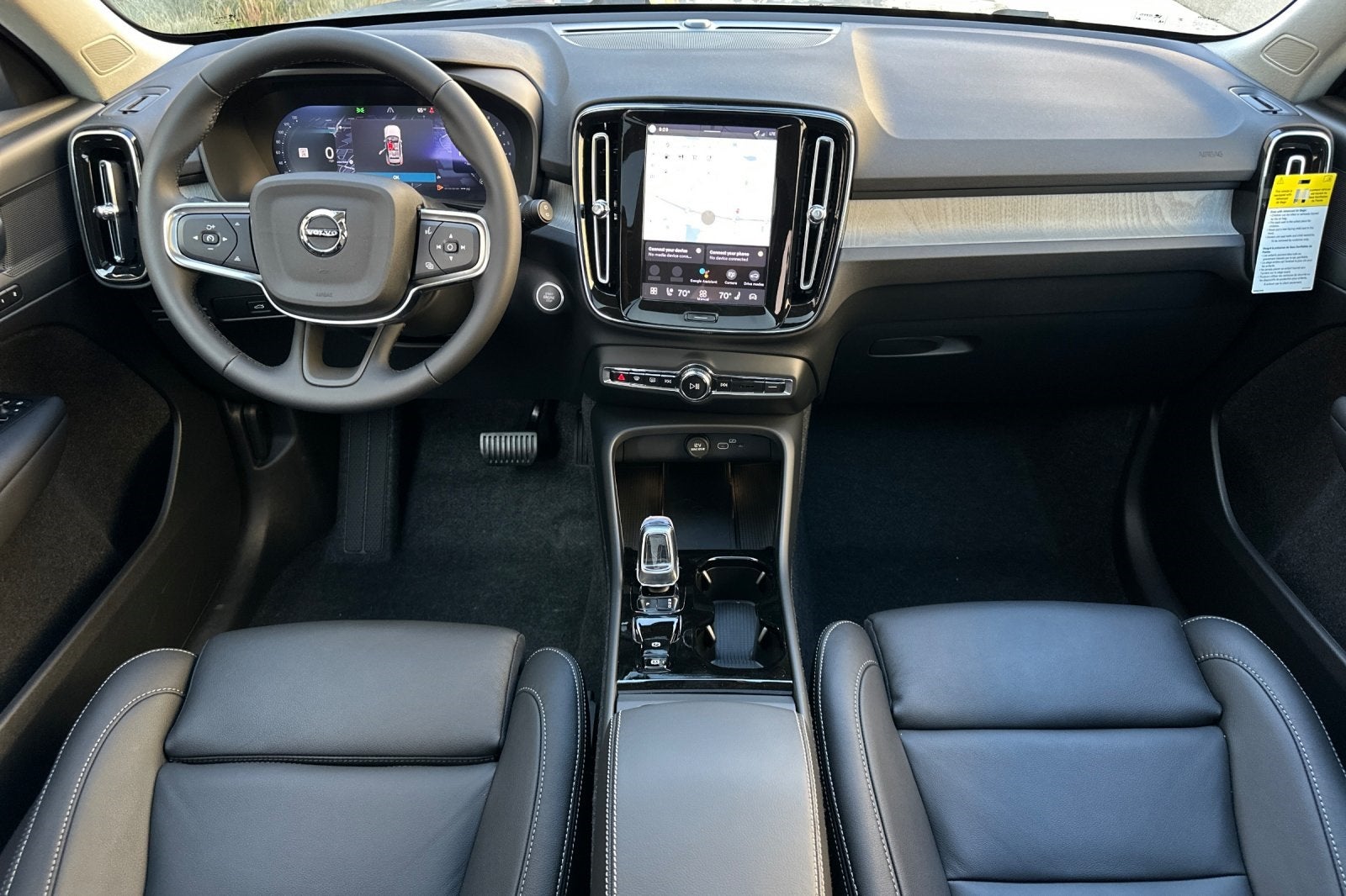 2026 Volvo XC40 B5 Plus