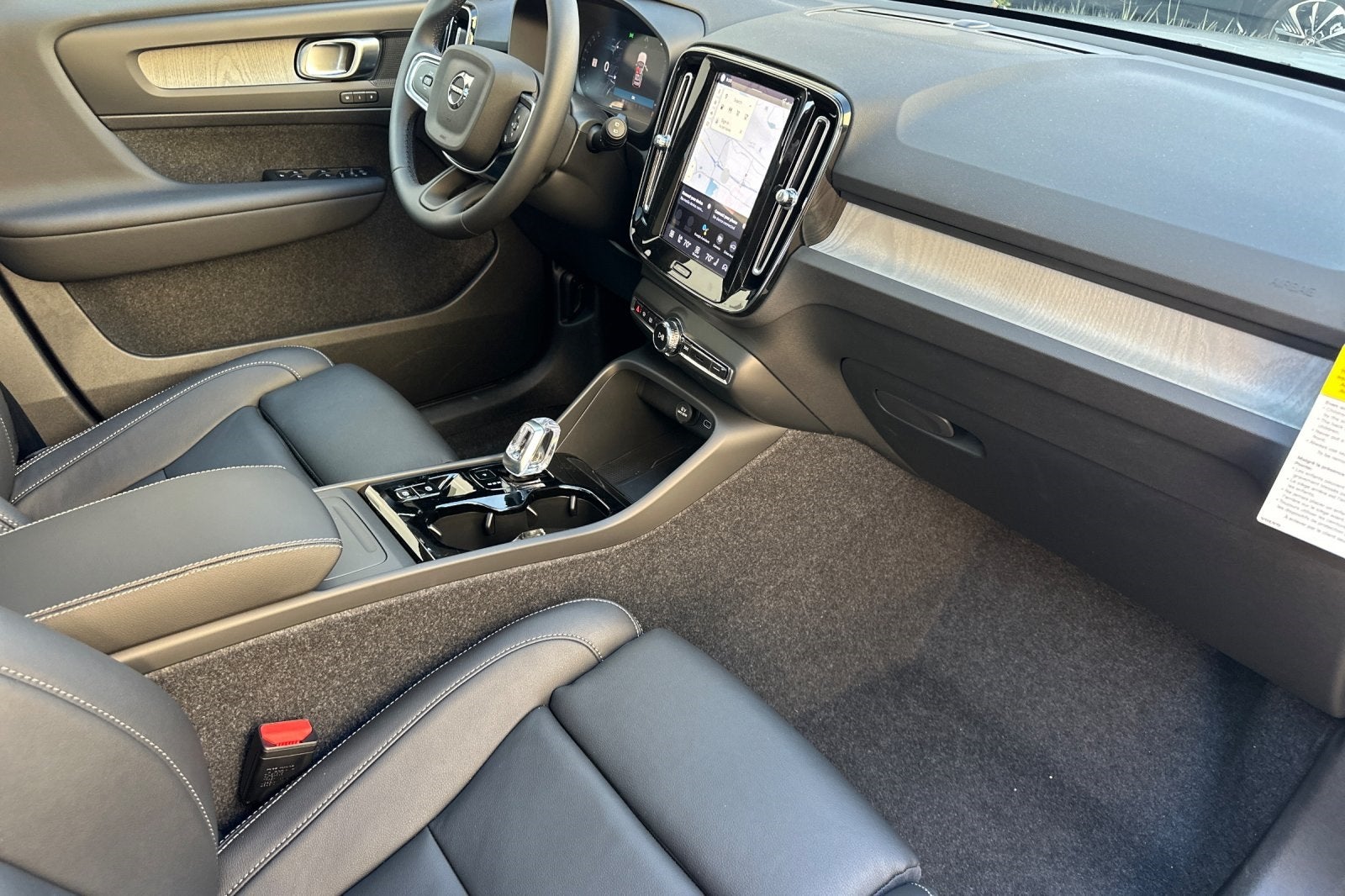 2026 Volvo XC40 B5 Plus