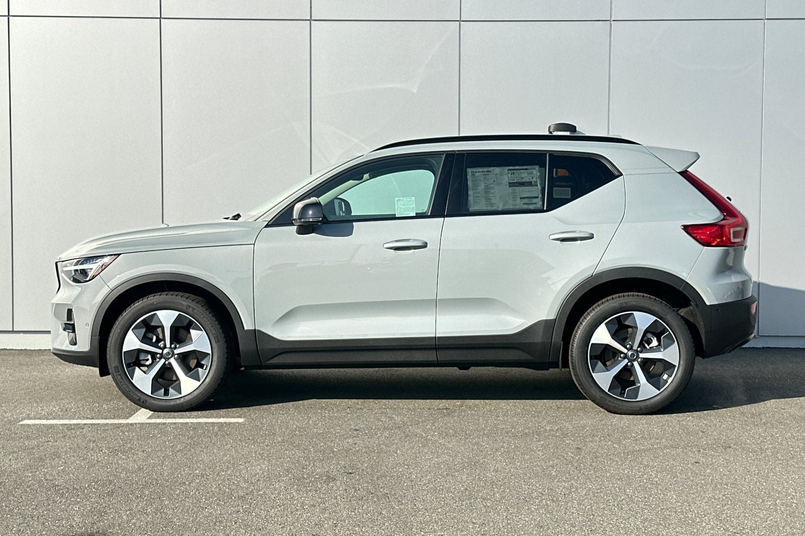 2026 Volvo XC40 B5 Plus