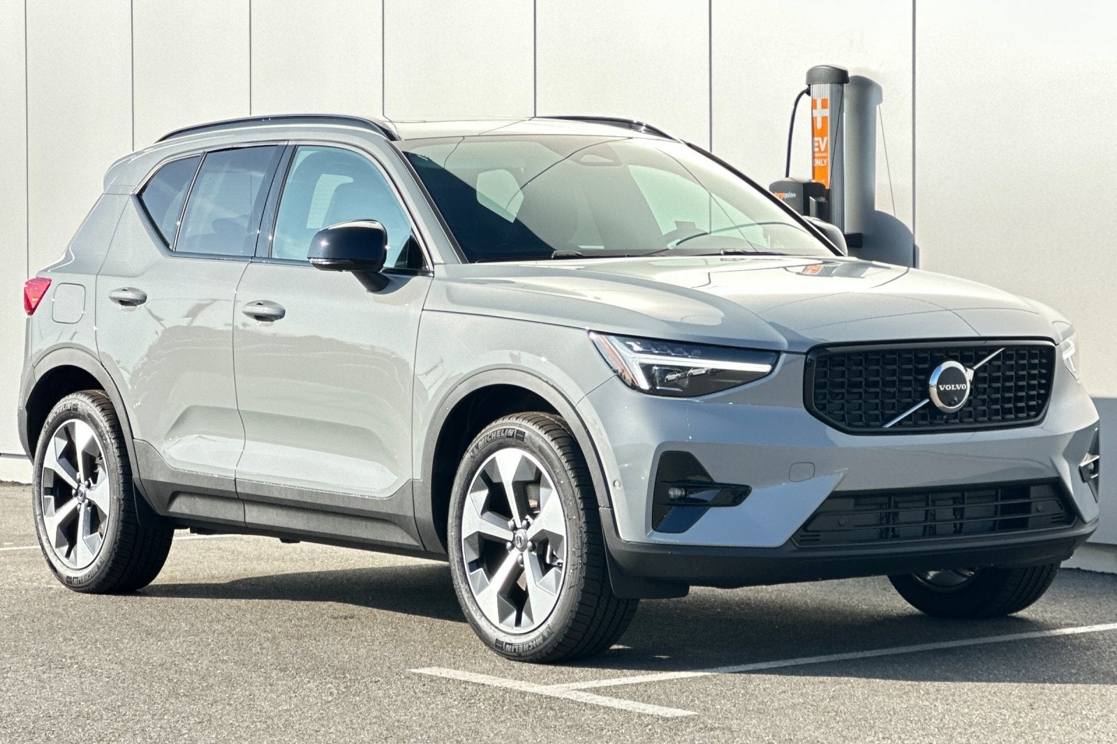 2026 Volvo XC40 B5 Plus