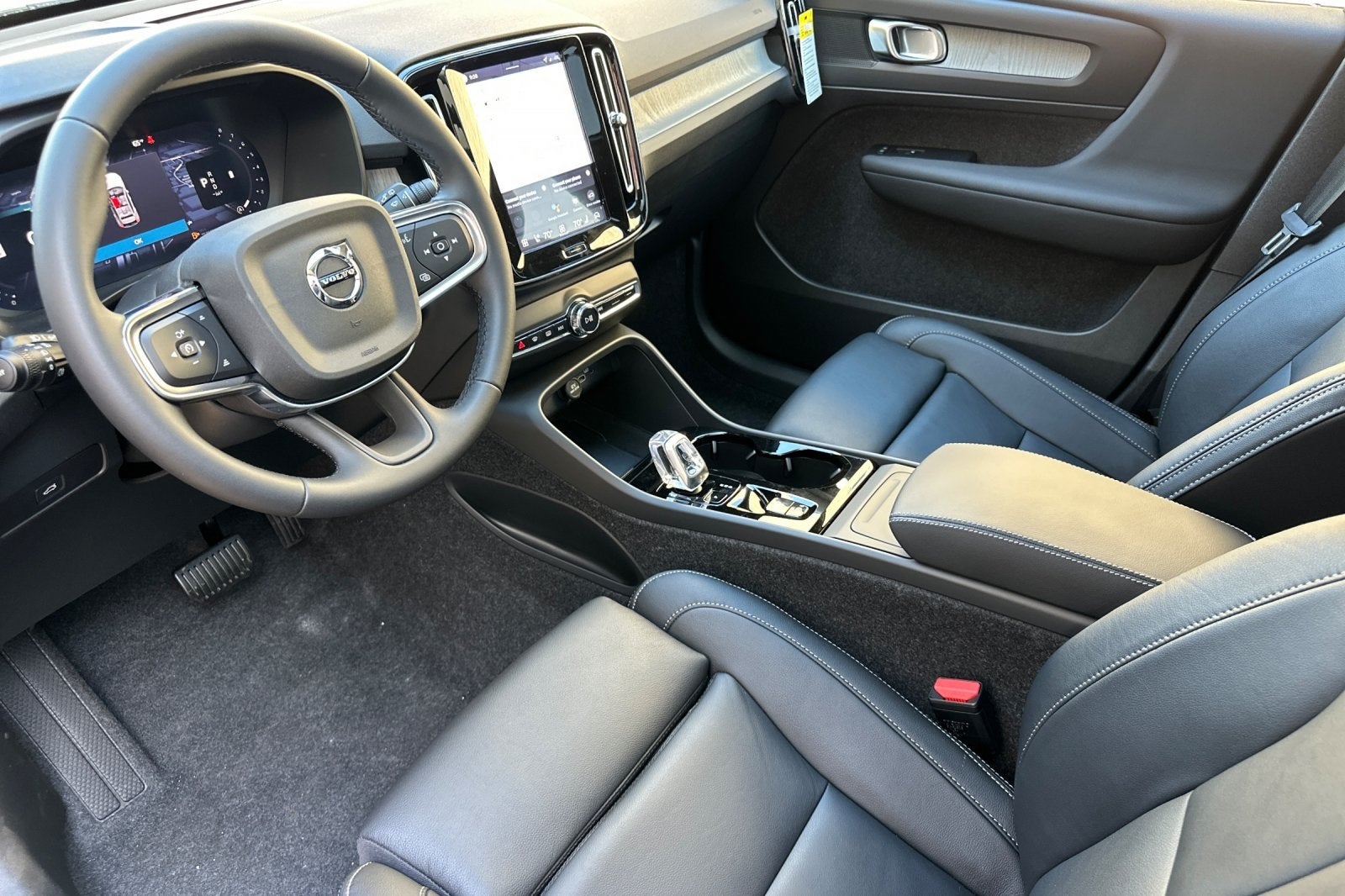 2026 Volvo XC40 B5 Plus