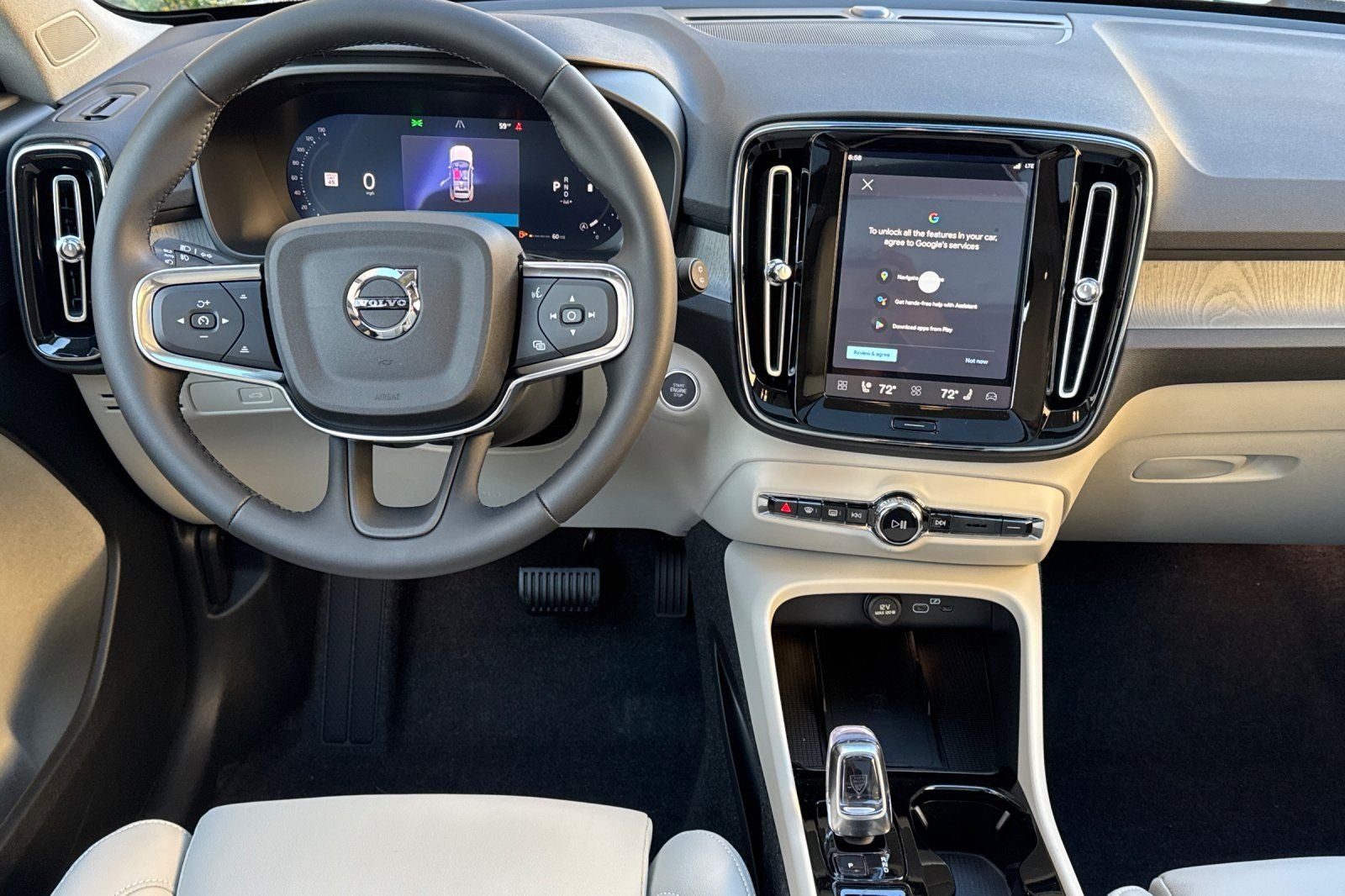 2026 Volvo XC40 B5 Plus
