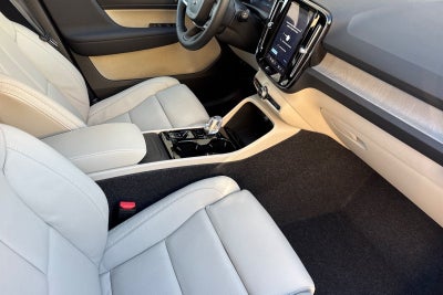 2026 Volvo XC40 B5 Plus