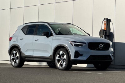 2026 Volvo XC40 B5 Plus