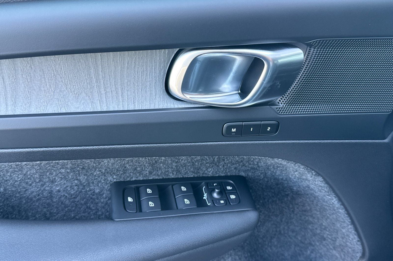 2026 Volvo XC40 B5 Core