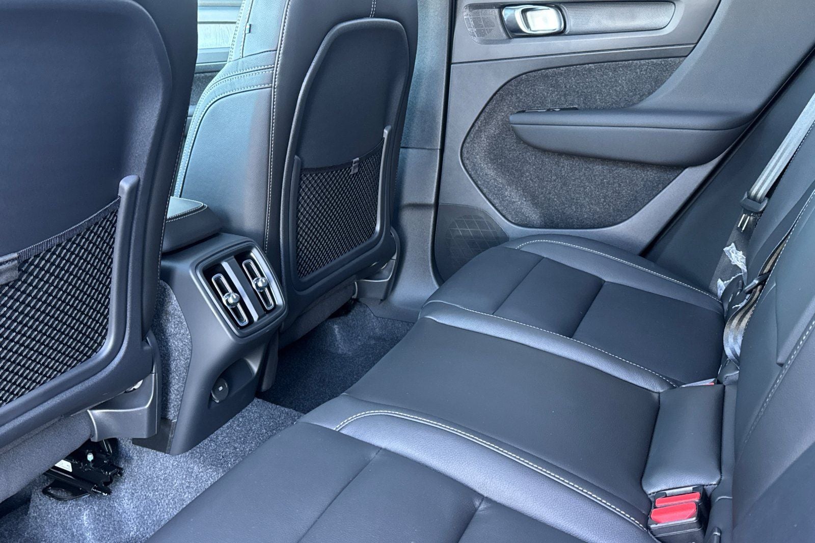 2026 Volvo XC40 B5 Core