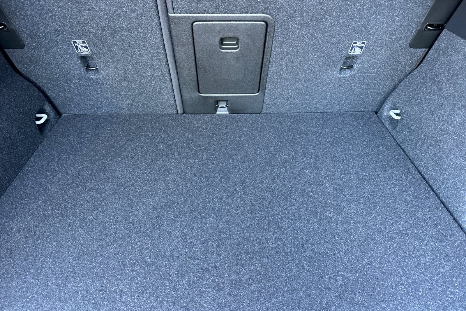 2026 Volvo XC40 B5 Core