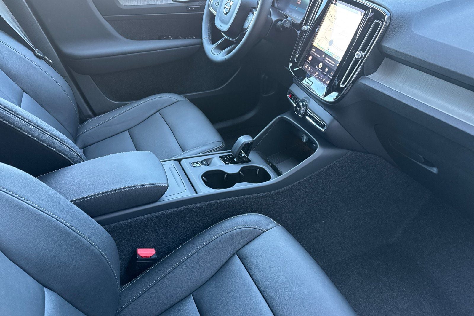 2026 Volvo XC40 B5 Core