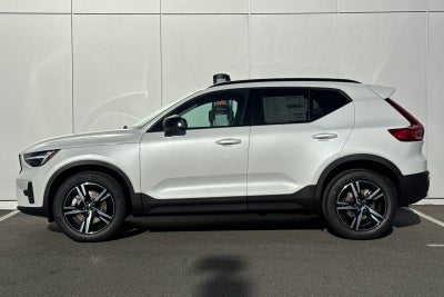 2026 Volvo XC40 B5 Core