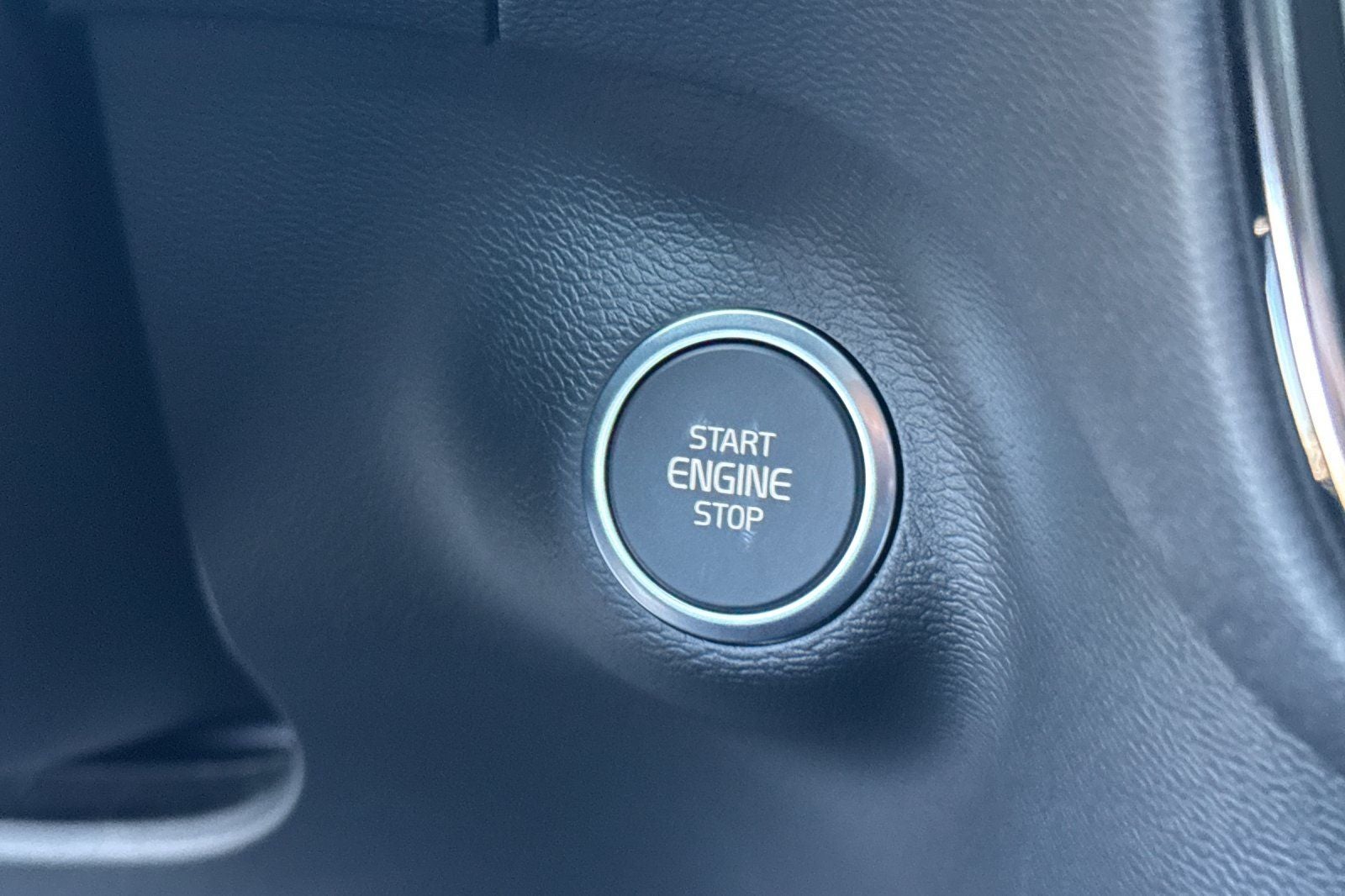 2026 Volvo XC40 B5 Core