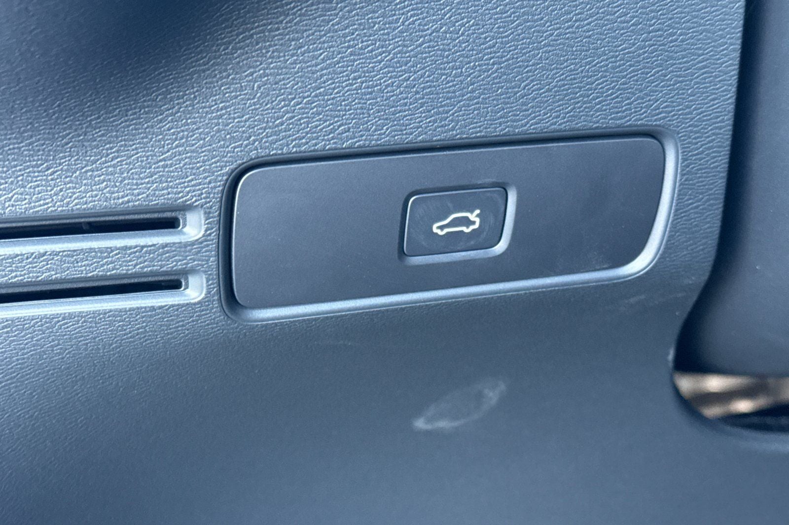 2026 Volvo XC40 B5 Core