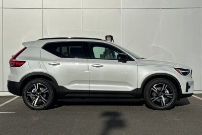 2026 Volvo XC40 B5 Core