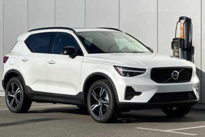 2026 Volvo XC40 B5 Core