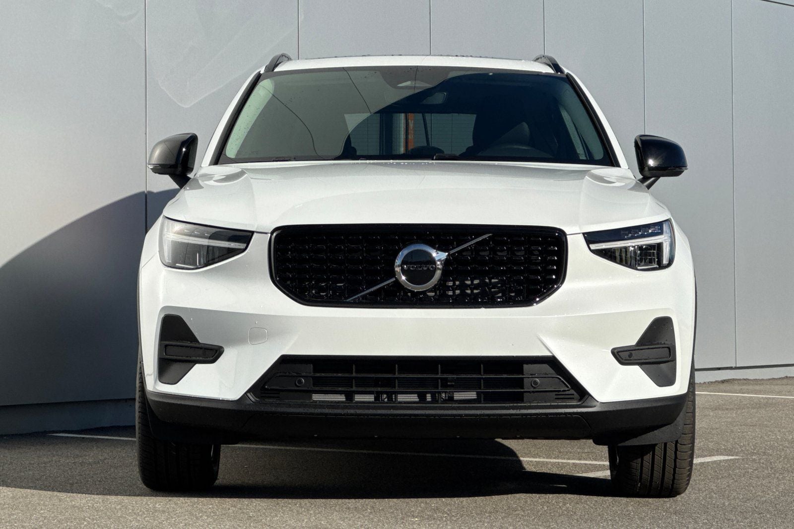2026 Volvo XC40 B5 Core