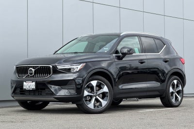 2025 Volvo XC40 B5 Core