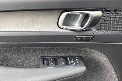 2025 Volvo XC40 B5 Core