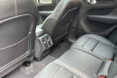 2025 Volvo XC40 B5 Core