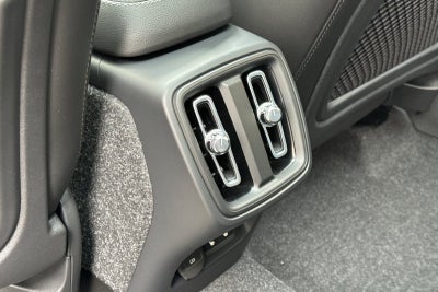 2025 Volvo XC40 B5 Core