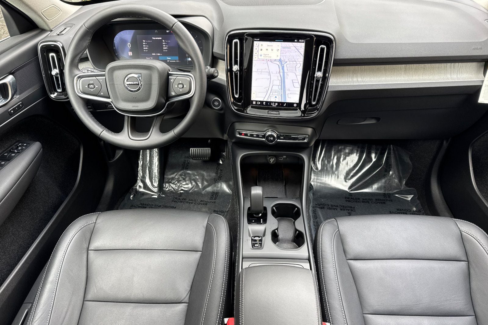 2025 Volvo XC40 B5 Core