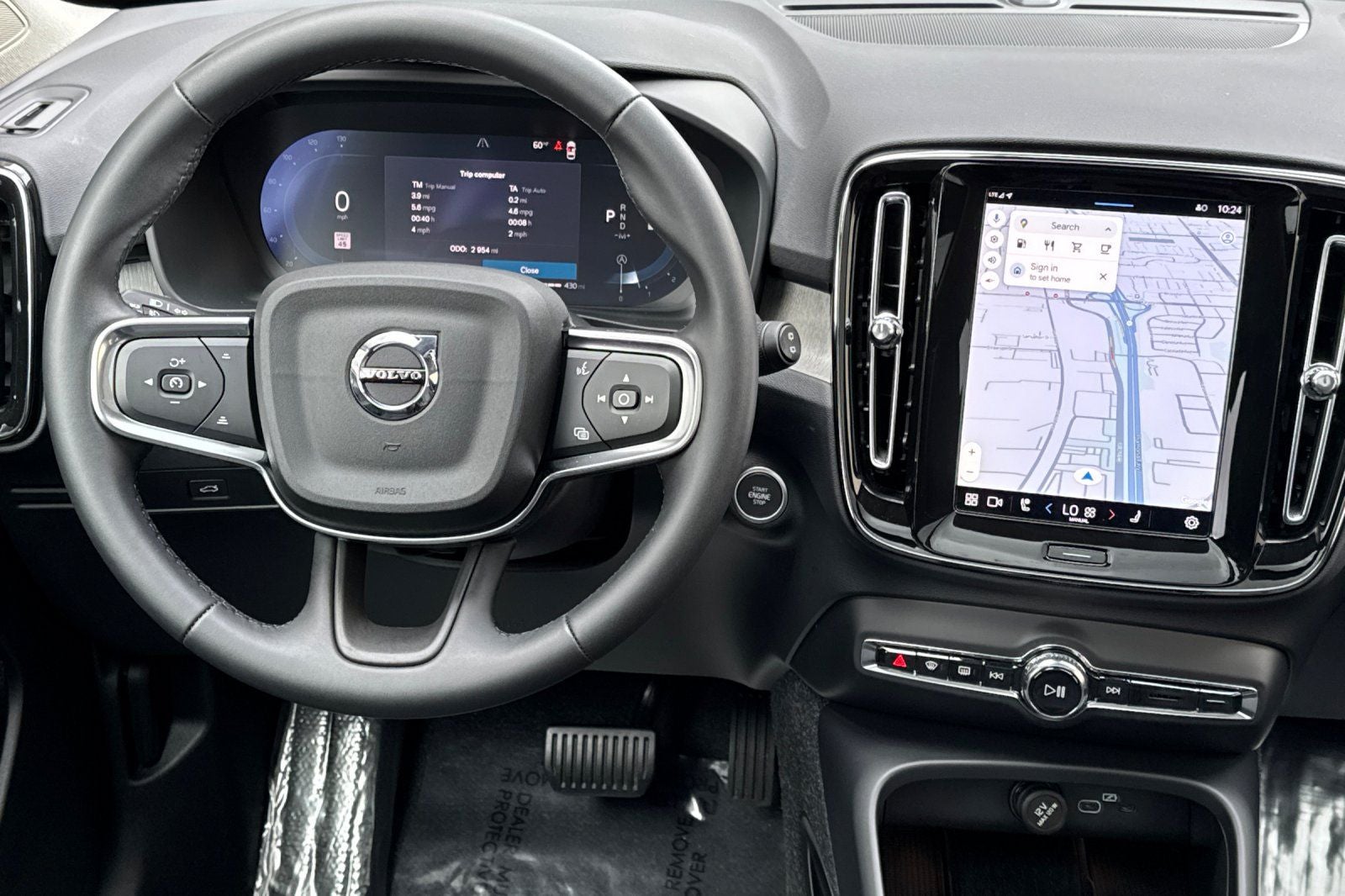 2025 Volvo XC40 B5 Core