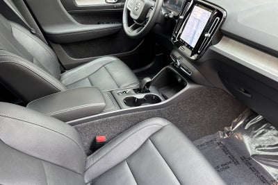 2025 Volvo XC40 B5 Core