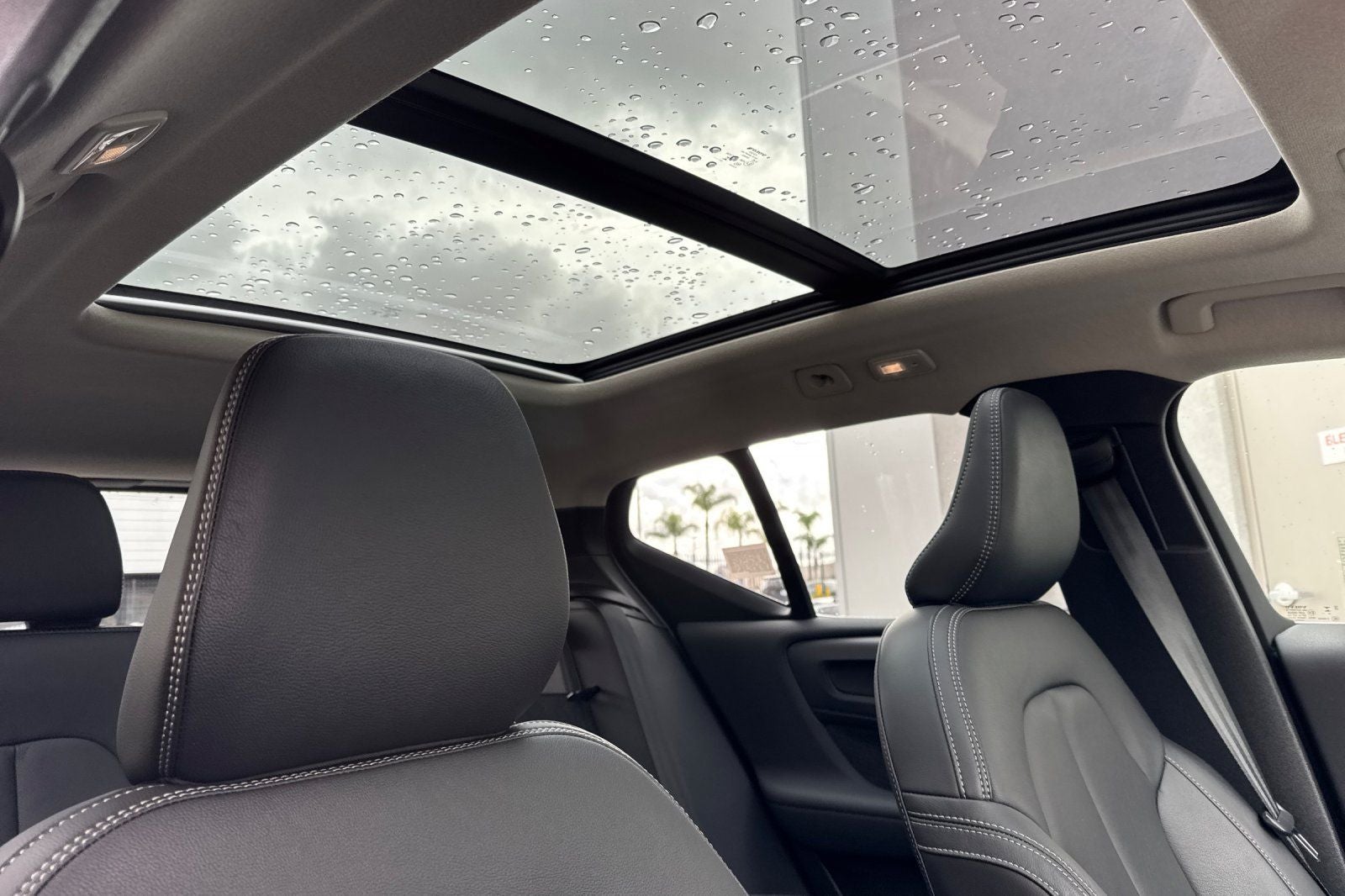 2025 Volvo XC40 B5 Core