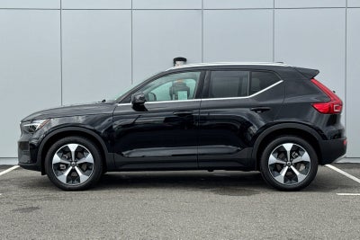 2025 Volvo XC40 B5 Core