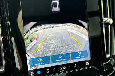 2025 Volvo XC40 B5 Core