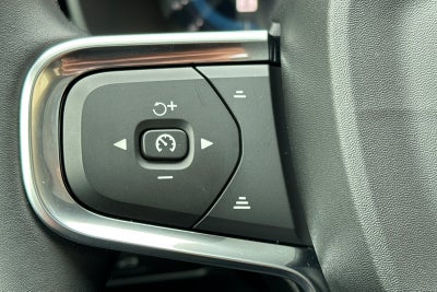 2025 Volvo XC40 B5 Core