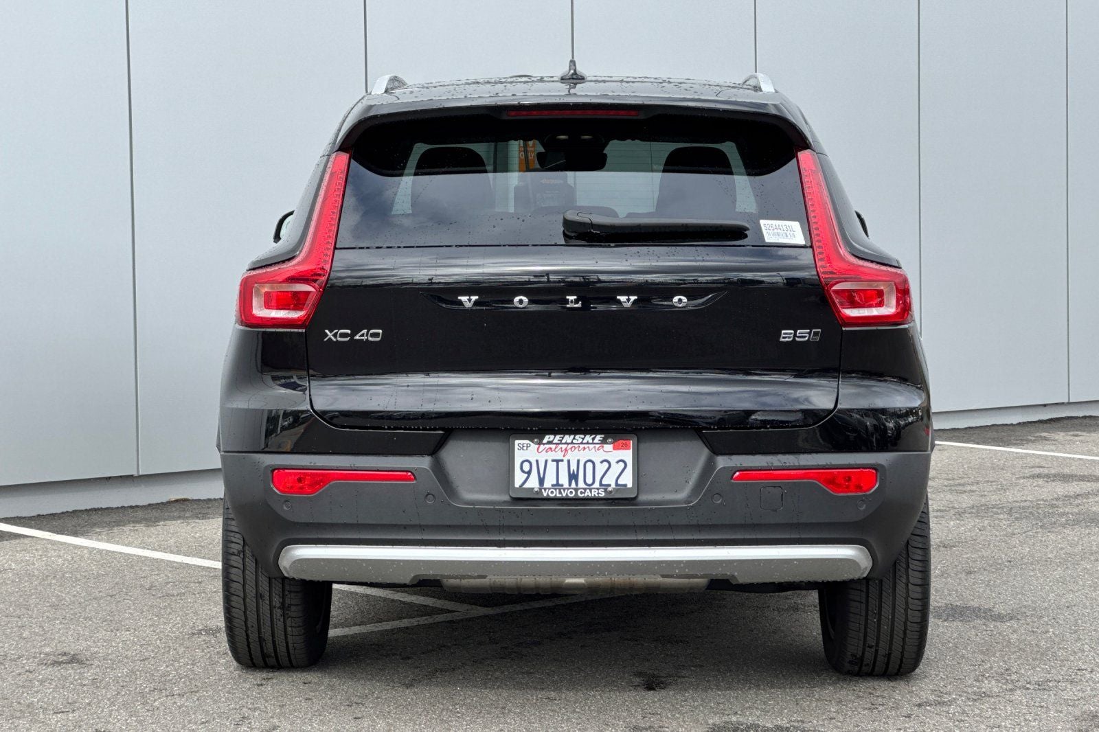 2025 Volvo XC40 B5 Core