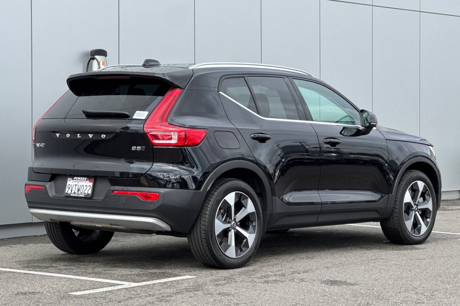 2025 Volvo XC40 B5 Core