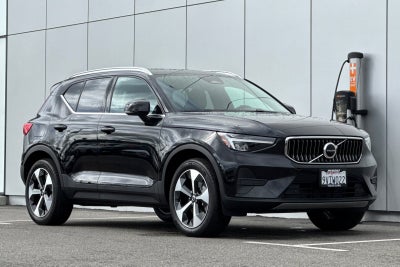 2025 Volvo XC40 B5 Core