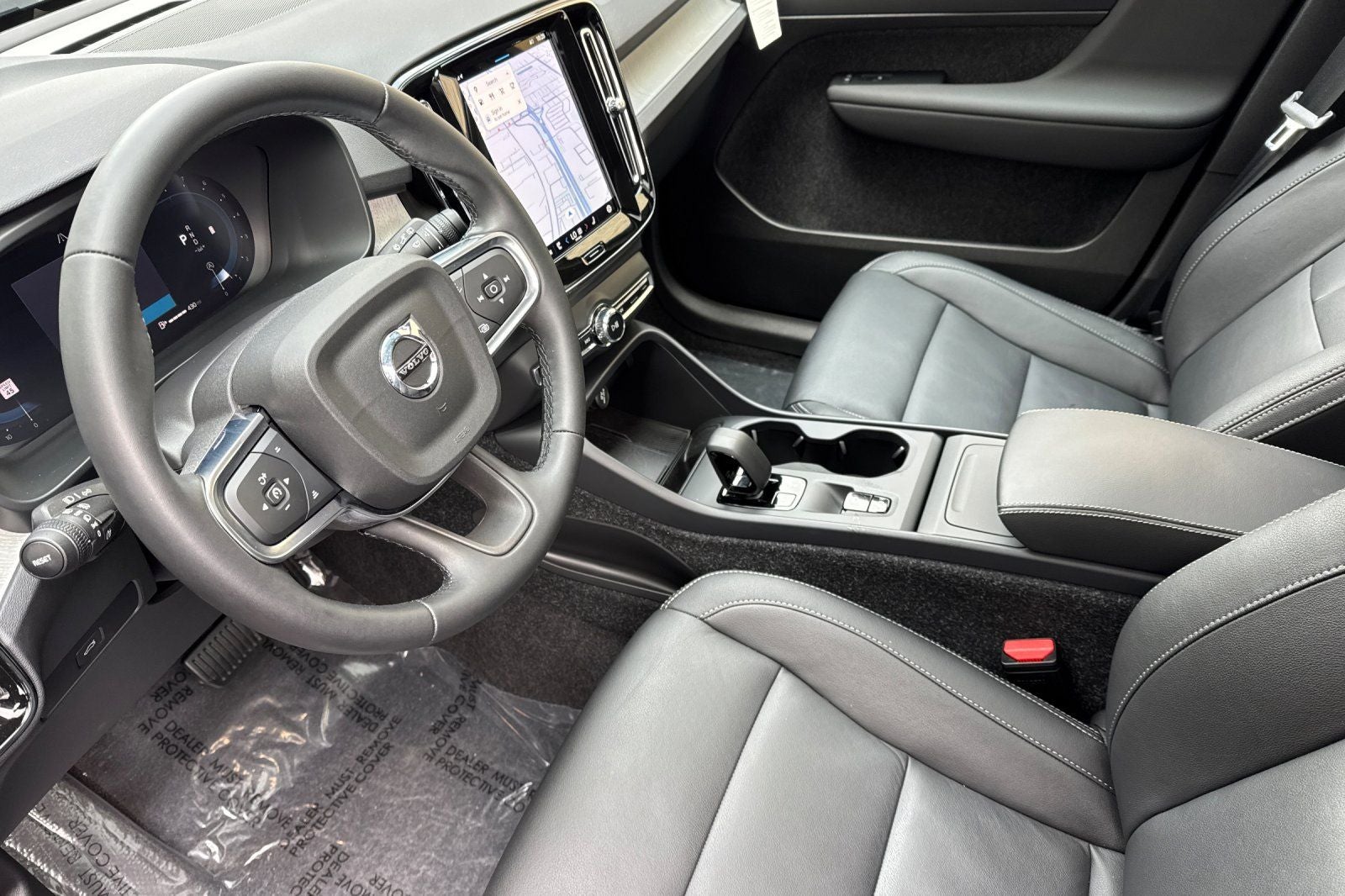 2025 Volvo XC40 B5 Core